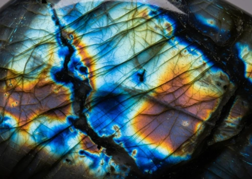 拉長石裂開原因