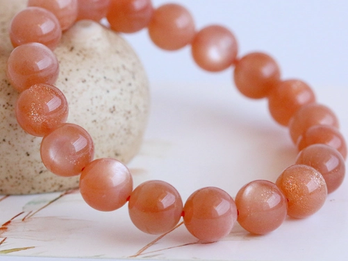 如何分辨月光石