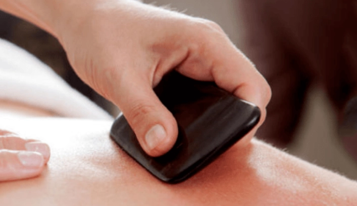 背部刮痧後顏色