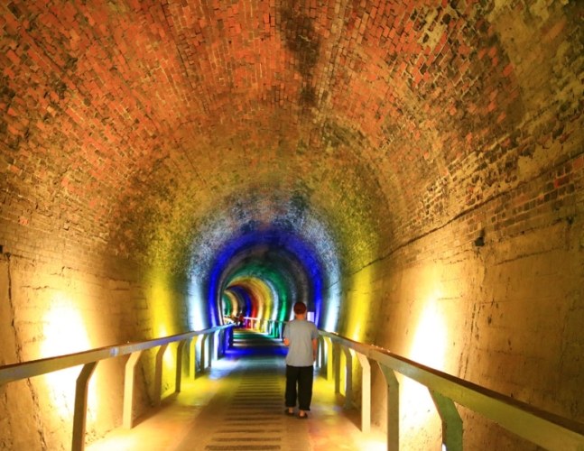 高雄過港隧道通行時間