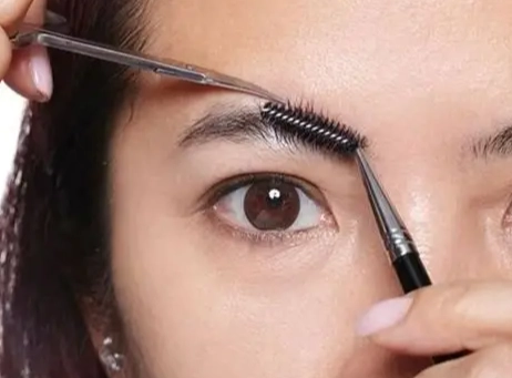 眉毛修剪